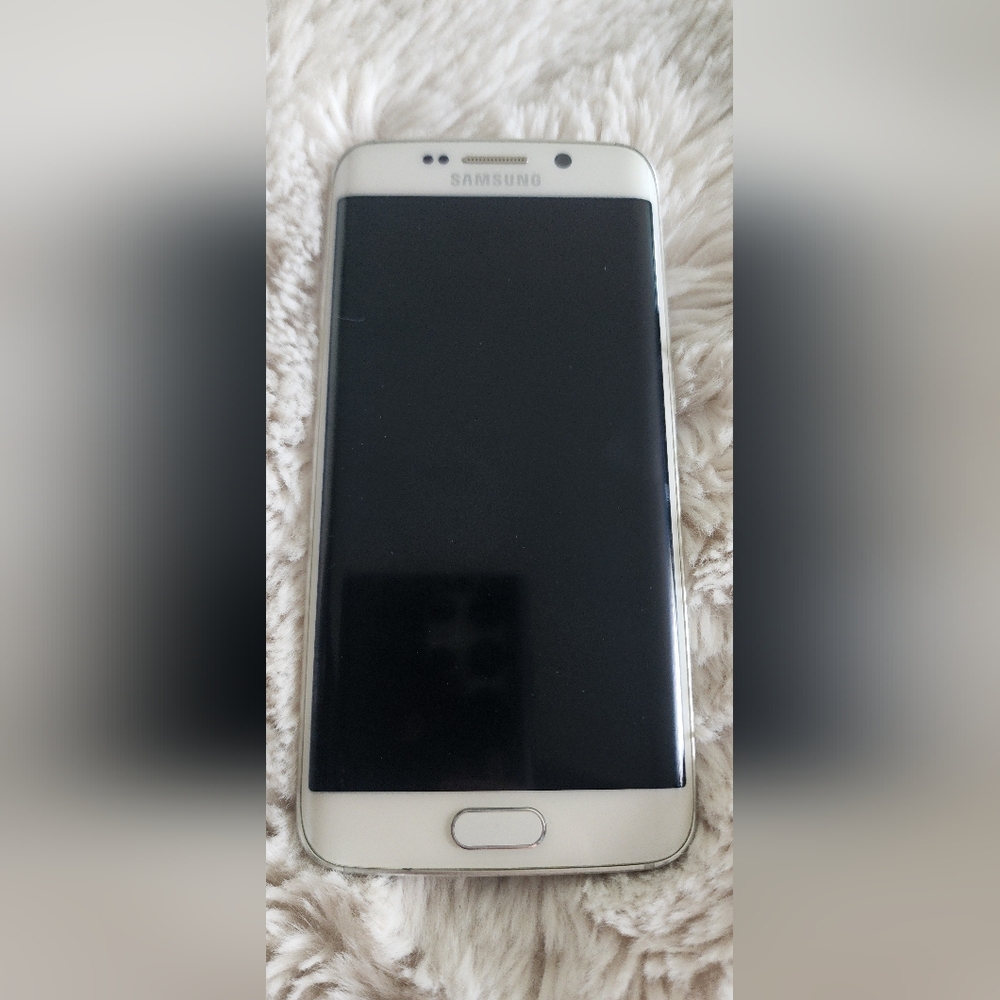 Samsung Galaxy S6 Edge Smartphone - White Like New Box And Earphones